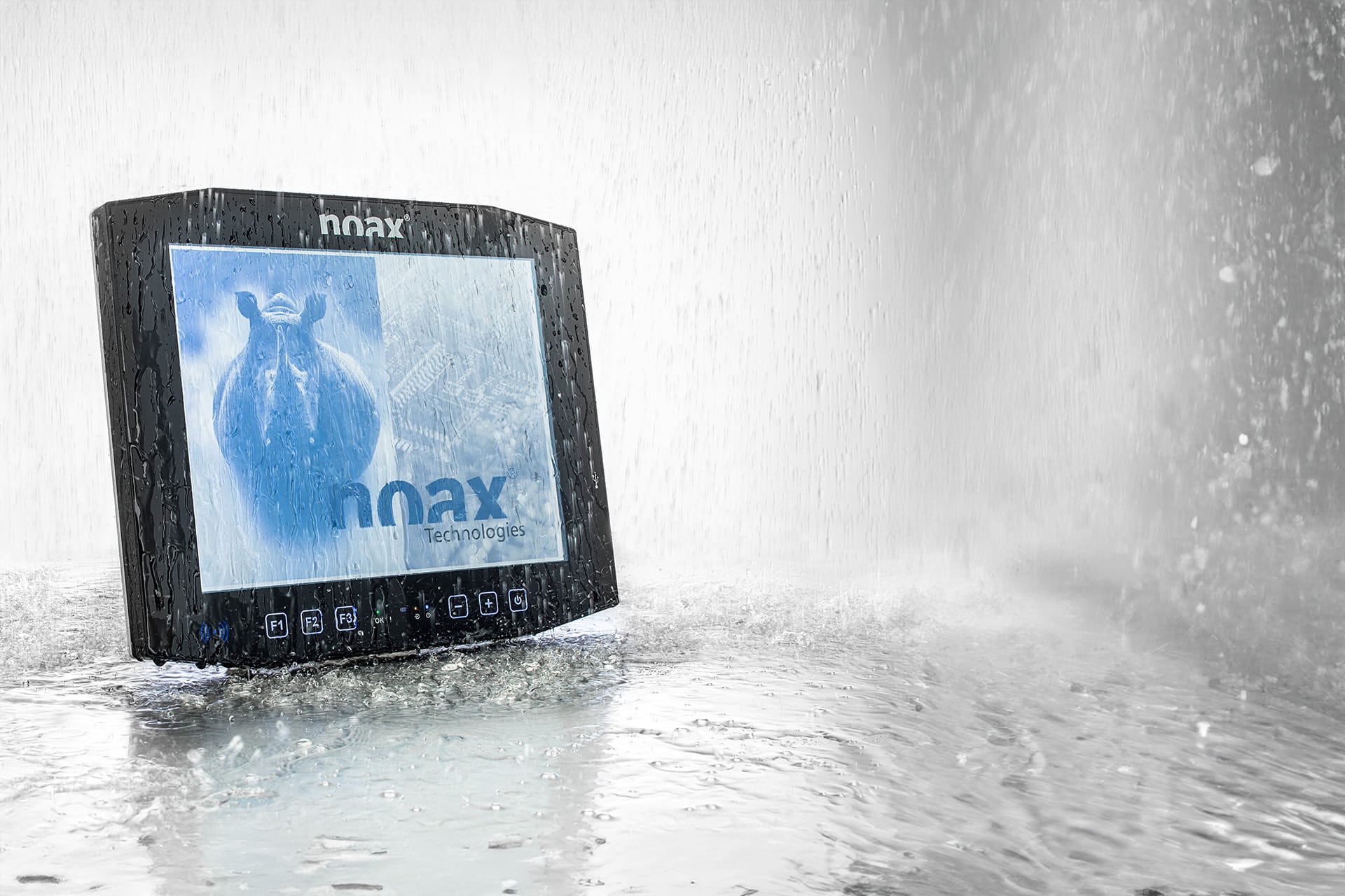 noax HMI terminal in wet environment