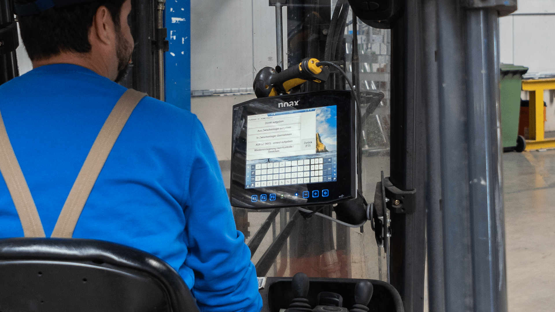 noax HMI panel in use